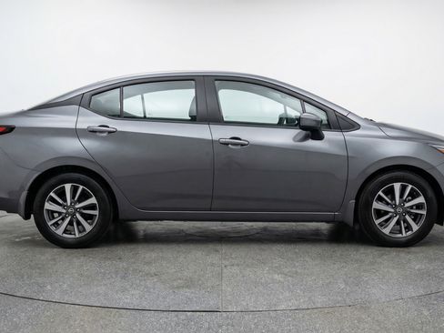 Used 2025 Nissan Versa SV image 11