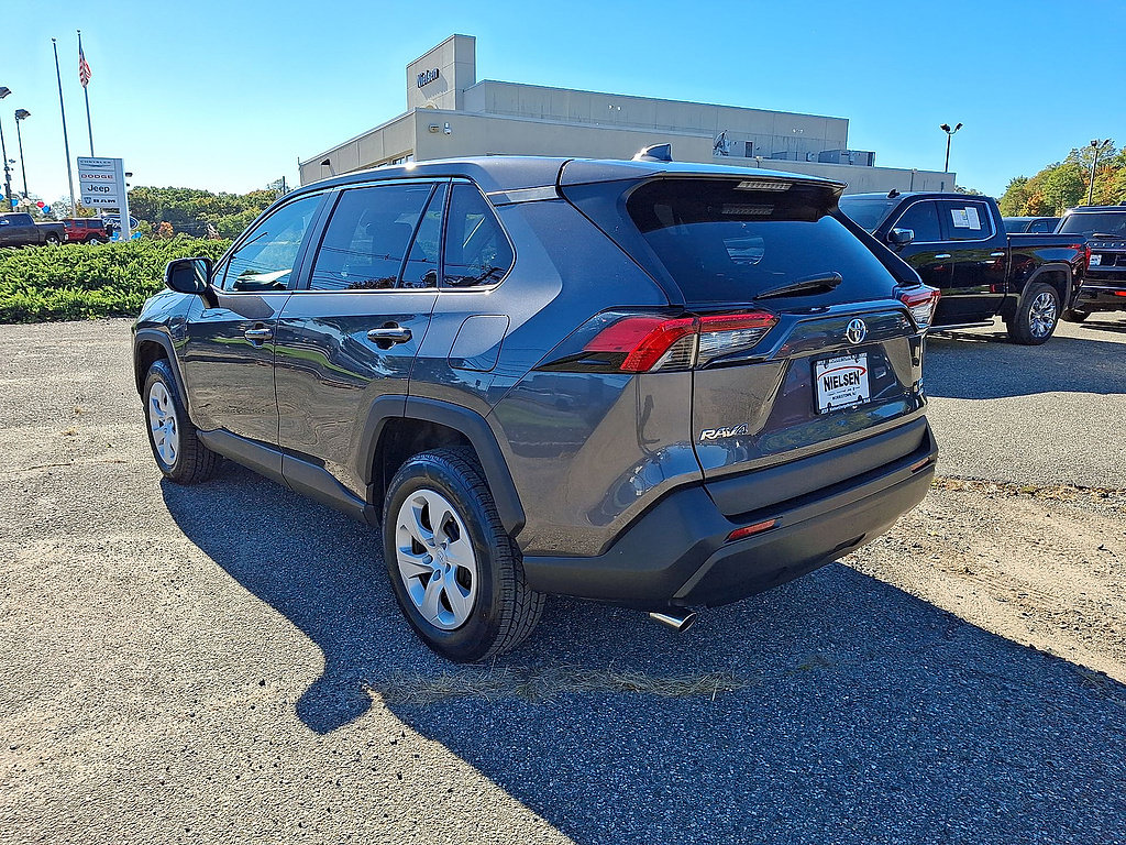 Used 2025 Toyota RAV4 LE AWD/4WD image 6