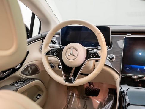 Used 2022 Mercedes-Benz EQS 450+ Sedan image 11