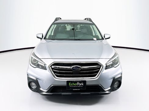 Used 2018 Subaru Outback 2.5i Limited image 2