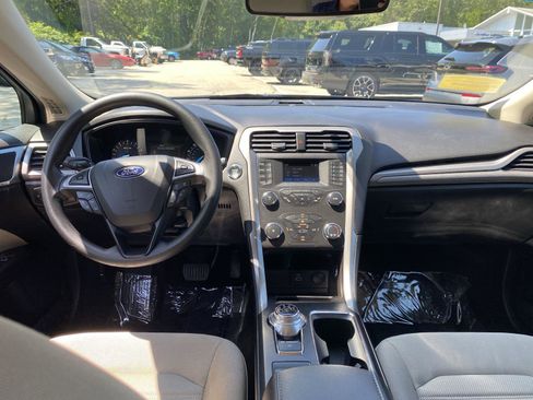 Used 2019 Ford Fusion S image 10