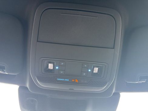 Used 2023 Ford Explorer ST-Line AWD/4WD image 19
