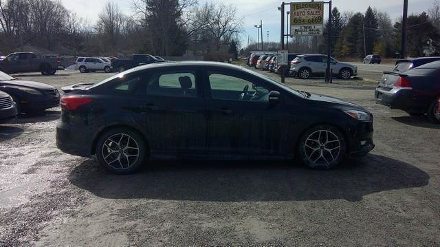 Used 2016 Ford Focus SE w/ SE Sport Package FWD image 7
