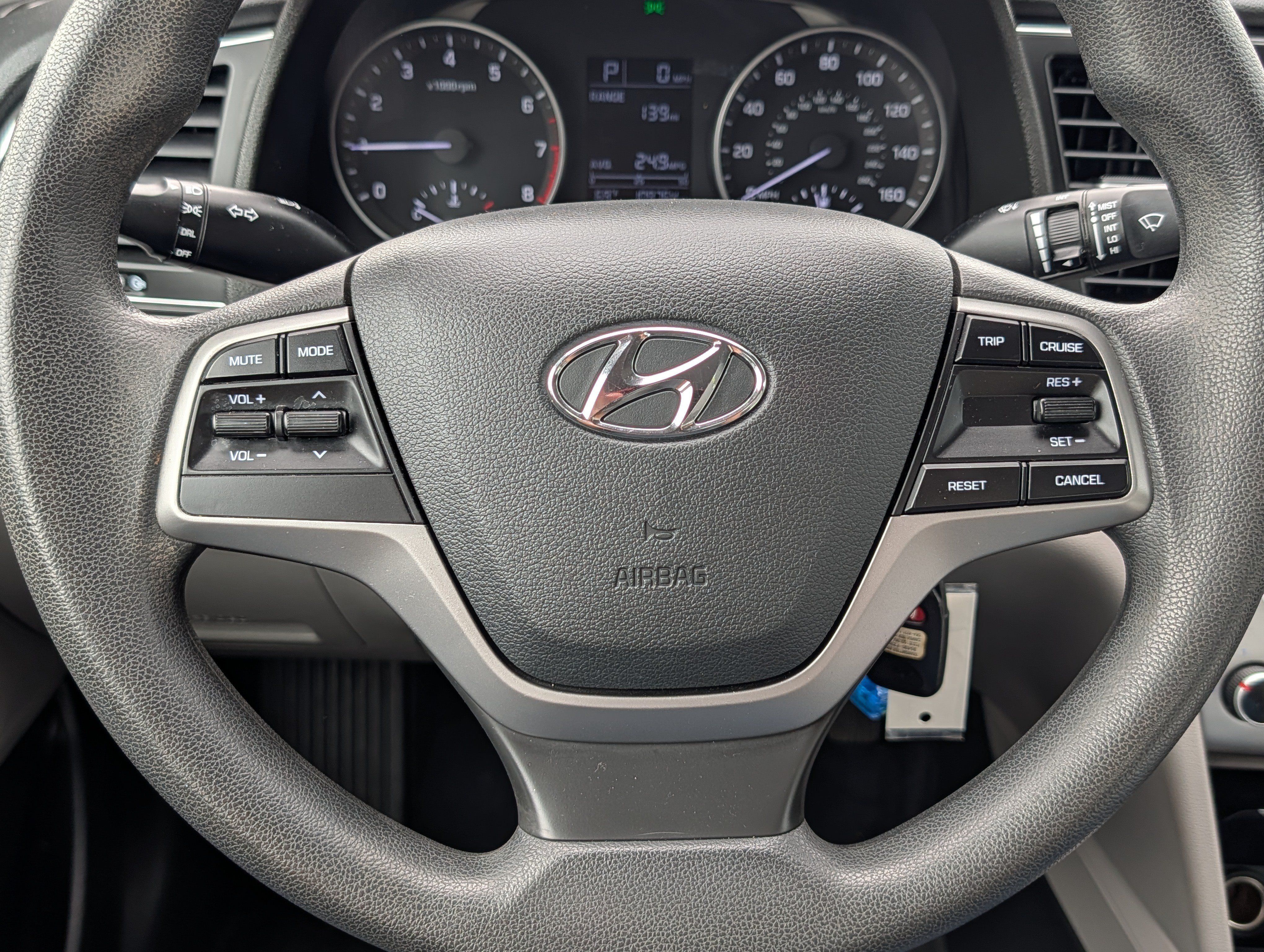 Used 2017 Hyundai Elantra SE FWD image 25