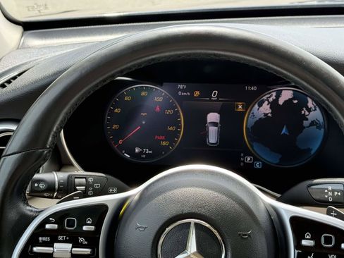 Used 2022 Mercedes-Benz GLC 300 4MATIC image 12