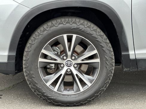 Used 2019 Toyota Highlander LE image 26