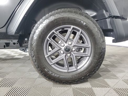 Used 2025 Jeep Wrangler Sport S image 29