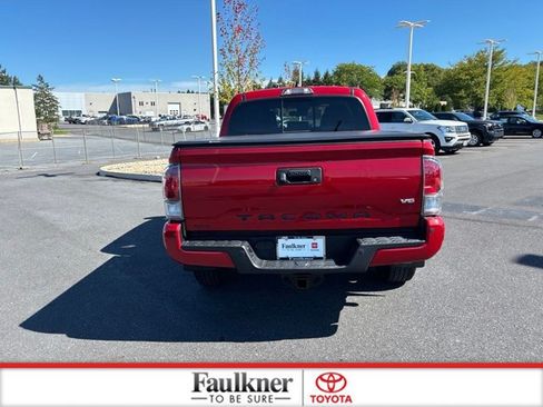 Certified 2021 Toyota Tacoma TRD Sport w/ Technology Package AWD/4WD image 11