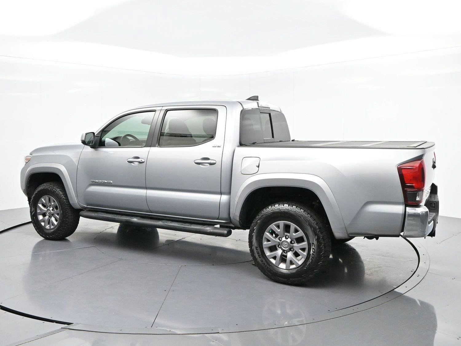 Used 2019 Toyota Tacoma SR5 AWD/4WD image 5