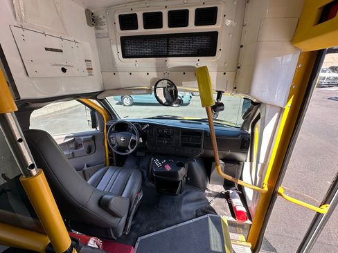 Used 2014 Chevrolet Express 3500 image 12