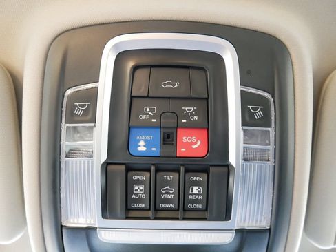 Used 2023 RAM 3500 Limited AWD/4WD image 25