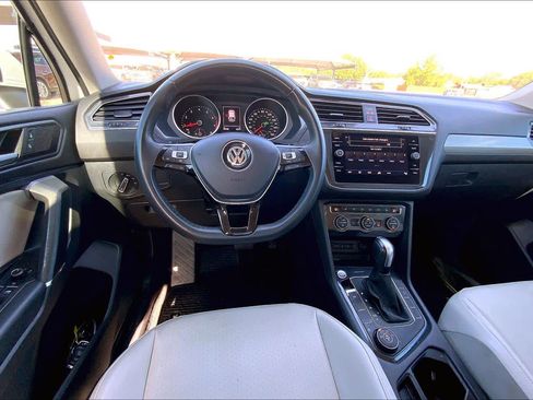Used 2020 Volkswagen Tiguan SE AWD/4WD image 6