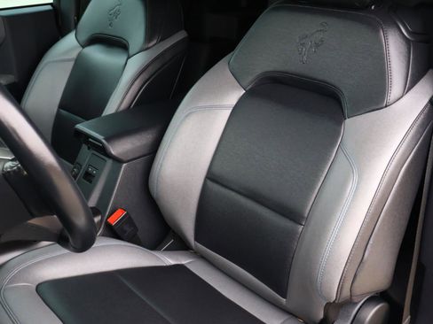 Used 2021 Ford Bronco Black Diamond image 10