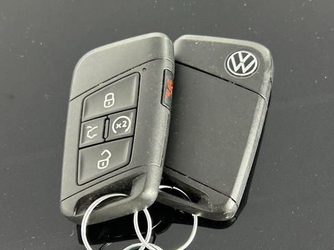 Used 2023 Volkswagen Tiguan SE w/ Panoramic Sunroof Package AWD/4WD image 34