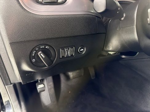 Used 2023 Dodge Charger SXT w/ Blacktop Package image 14