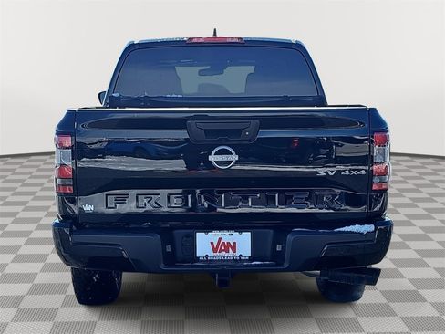 Used 2024 Nissan Frontier SV image 6