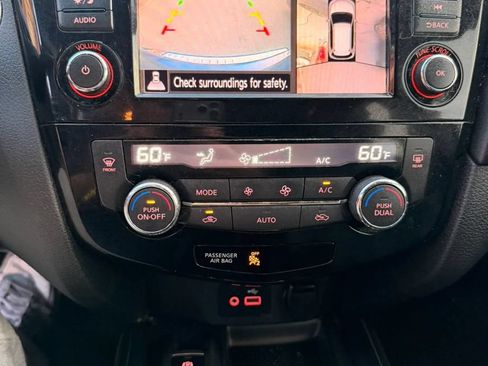 Used 2019 Nissan Rogue SL w/ Premium Package FWD image 20
