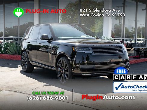 Used 2025 Land Rover Range Rover SV image 3