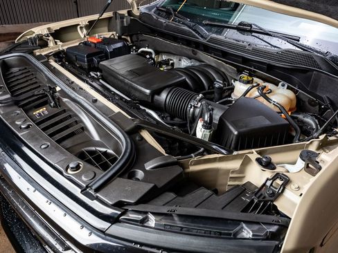 Used 2022 Chevrolet Silverado 1500 ZR2 w/ Technology Package image 39