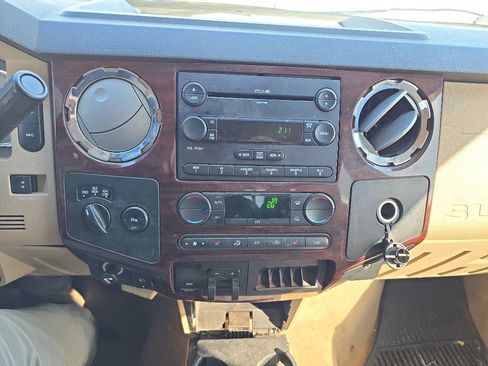 Used 2008 Ford F250 Lariat image 13