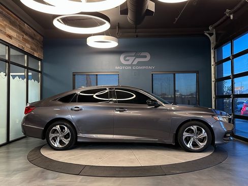 Used 2020 Honda Accord EX-L image 2