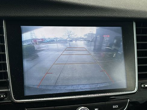 Used 2021 Buick Encore Preferred image 18