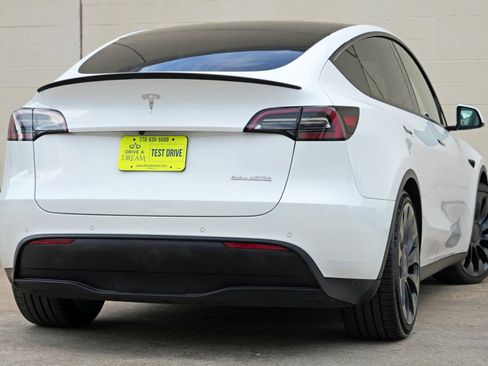 Used 2022 Tesla Model Y Performance AWD/4WD image 5