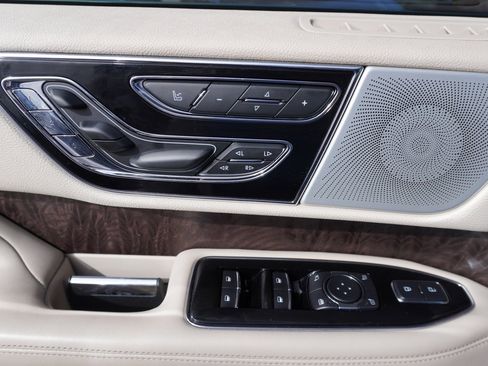 Used 2020 Lincoln Navigator Reserve w/ Luxury Package image 9