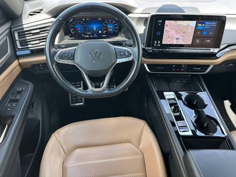 Certified 2024 Volkswagen Atlas Cross Sport SEL R-Line AWD/4WD image 8