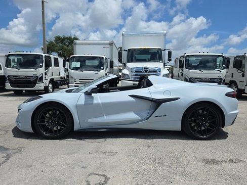 Used 2023 Chevrolet Corvette Z06 RWD image 4