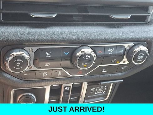 Used 2025 Jeep Wrangler Unlimited Sport AWD/4WD image 15