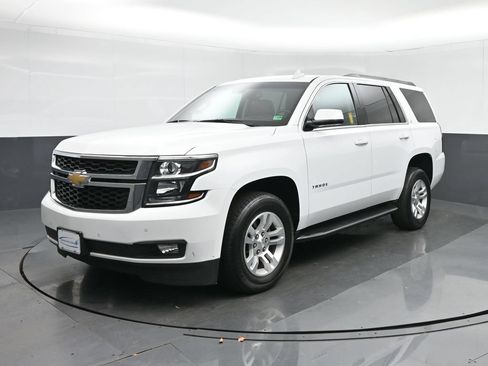 Used 2019 Chevrolet Tahoe LT w/ Luxury Package AWD/4WD image 3