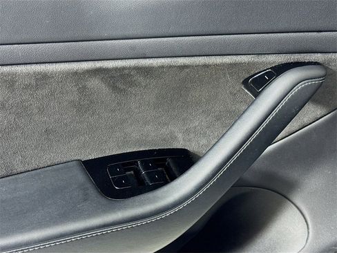 Used 2018 Tesla Model 3 Long Range image 15