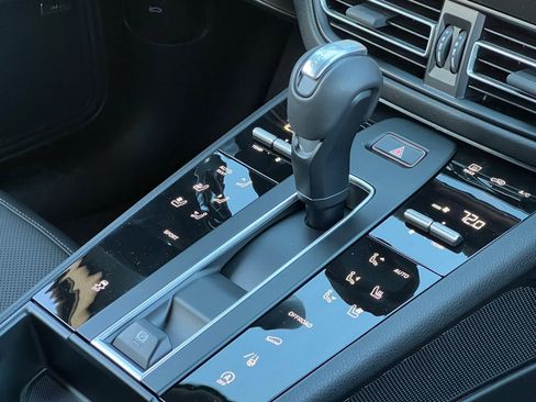 New 2026 Porsche Macan image 34