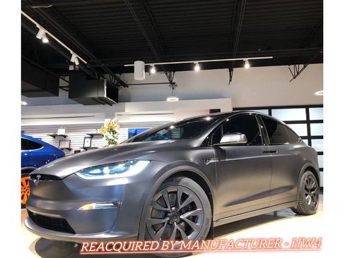 Used 2024 Tesla Model X image 1