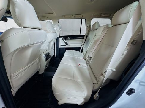 Used 2023 Lexus GX 460 Premium w/ Premium Package image 29