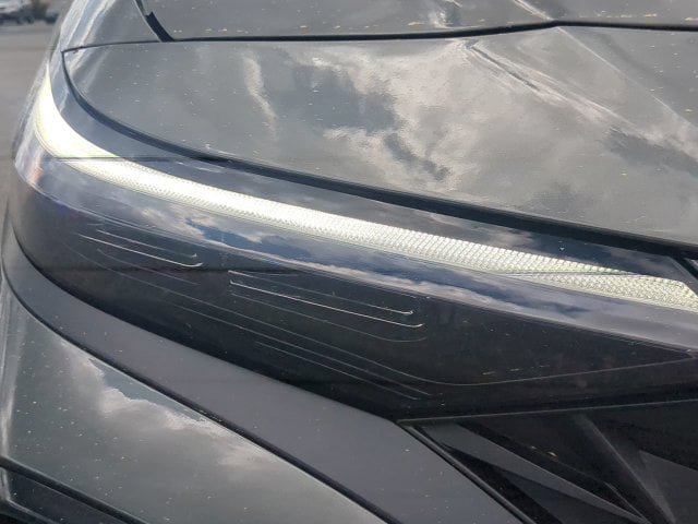 Used 2026 Hyundai Elantra Limited FWD image 9