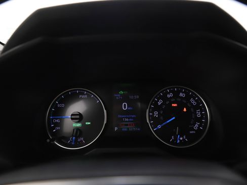 Used 2022 Toyota RAV4 XLE Premium image 29