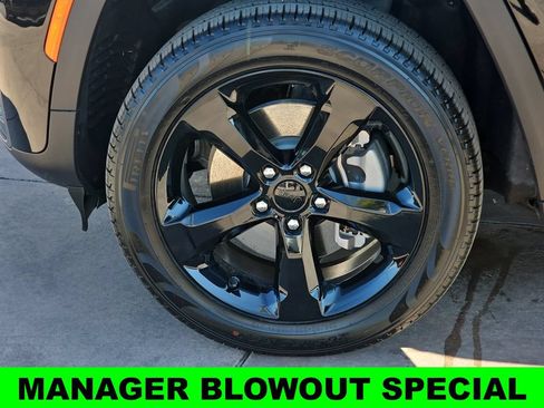 New 2026 Jeep Grand Cherokee L Limited w/ Limited Altitude Package AWD/4WD image 38