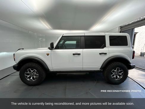 Used 2025 Ford Bronco Badlands image 2
