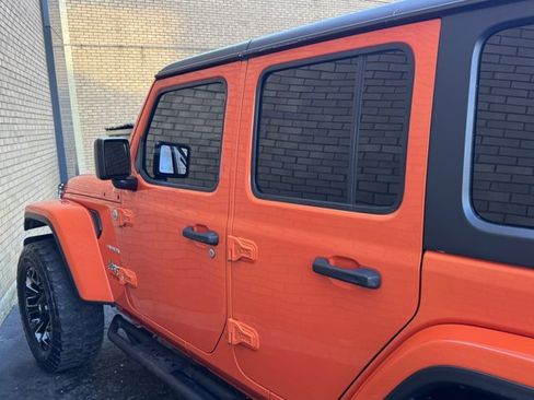 Used 2019 Jeep Wrangler Unlimited Sahara image 21