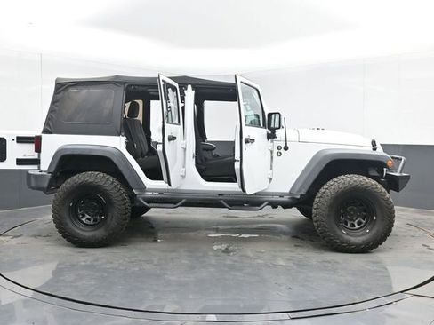 Used 2018 Jeep Wrangler Unlimited Sport w/ Connectivity Group AWD/4WD image 48