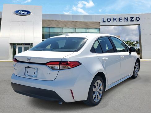 Used 2025 Toyota Corolla LE image 5