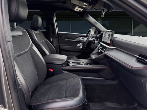 Certified 2025 Ford Explorer ST AWD/4WD image 15