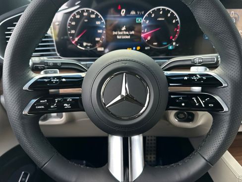 New 2025 Mercedes-Benz GLS 580 4MATIC image 19
