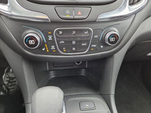 Used 2024 Chevrolet Equinox LT image 17