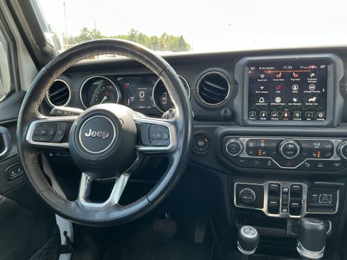 Used 2021 Jeep Wrangler Unlimited Sahara AWD/4WD image 6