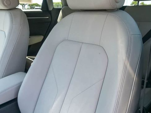 Used 2023 Audi Q3 2.0T Premium w/ Convenience Package AWD/4WD image 22