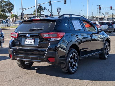 Used 2023 Subaru Crosstrek 2.0i Premium image 4