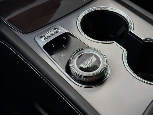 Used 2026 Cadillac Vistiq Platinum w/ LPO, Floor Liner Package image 11